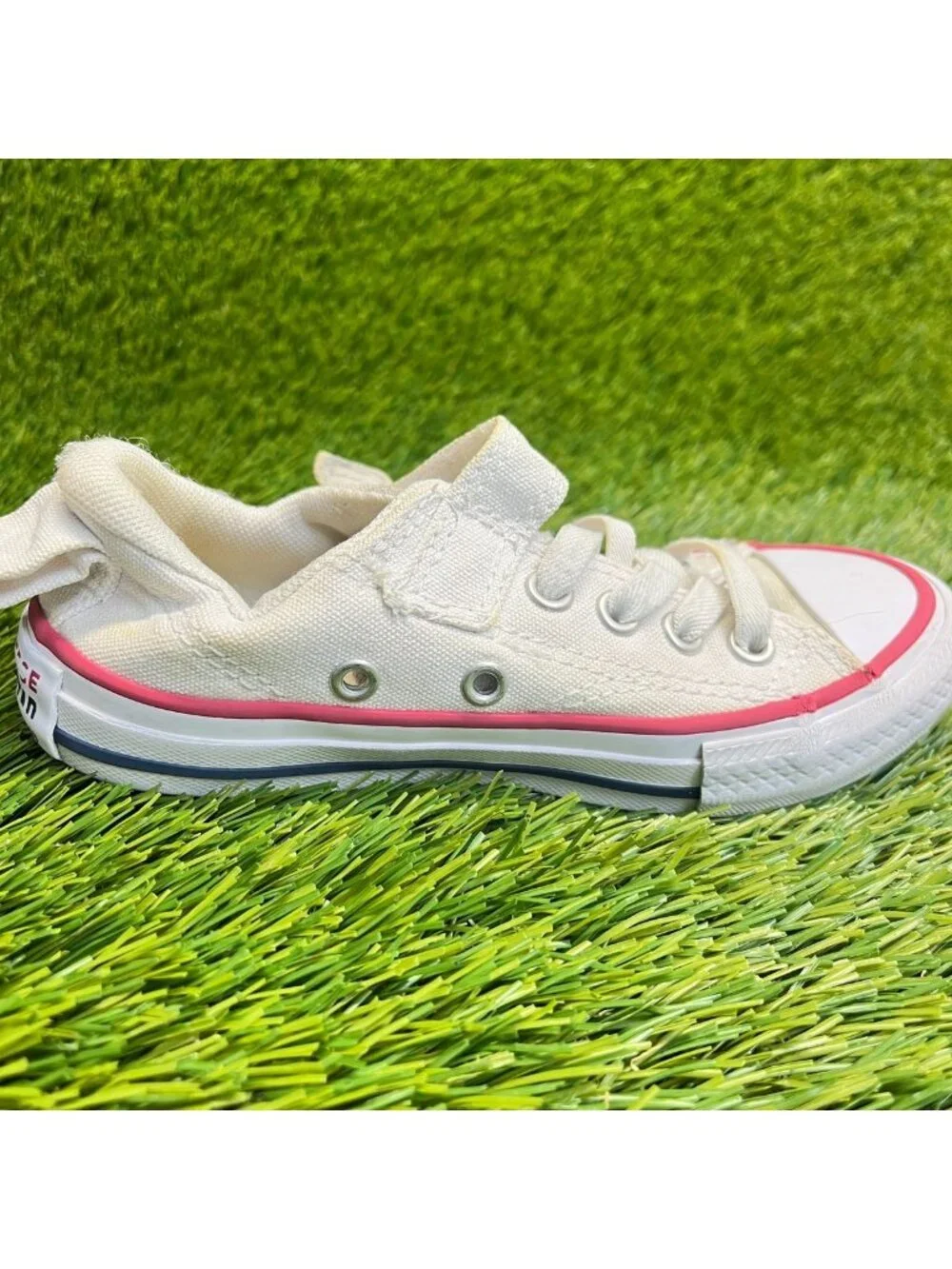 Converse Chuck Taylor All Star Boys Size 11C White Red Athletic Shoes Sneakers
